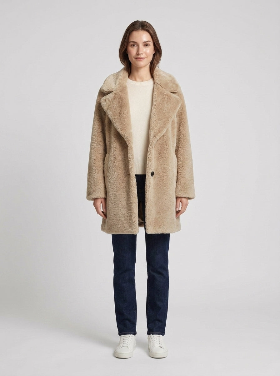 Oaklee | Women's Teddy Coat Textured Straight Cut Plush Sherpa Soft Cosy Warm Chic Feminine Casual Everyday Autumn Winter - Front [Lystr 6a8e0916214e078529a6708f:front]