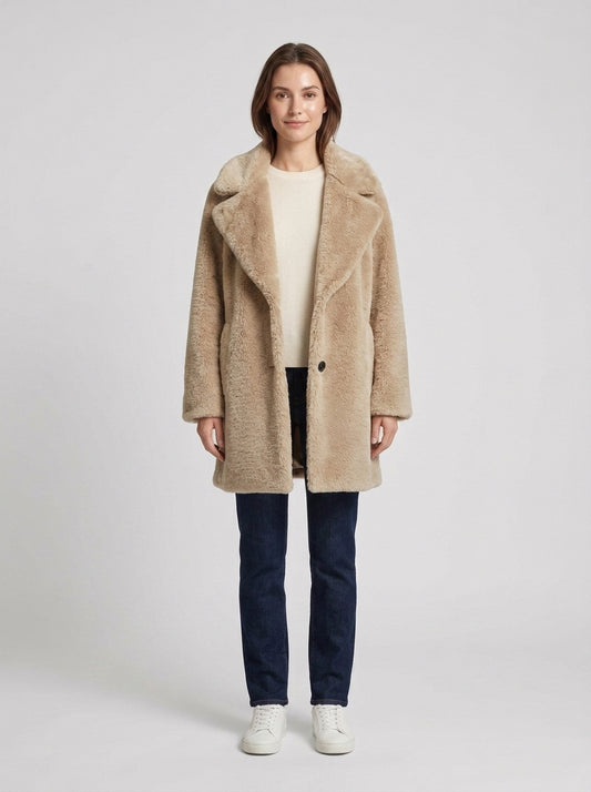 Oaklee | Women's Teddy Coat Textured Straight Cut Plush Sherpa Soft Cosy Warm Chic Feminine Casual Everyday Autumn Winter - Front [Lystr 6a8e0916214e078529a6708f:front]