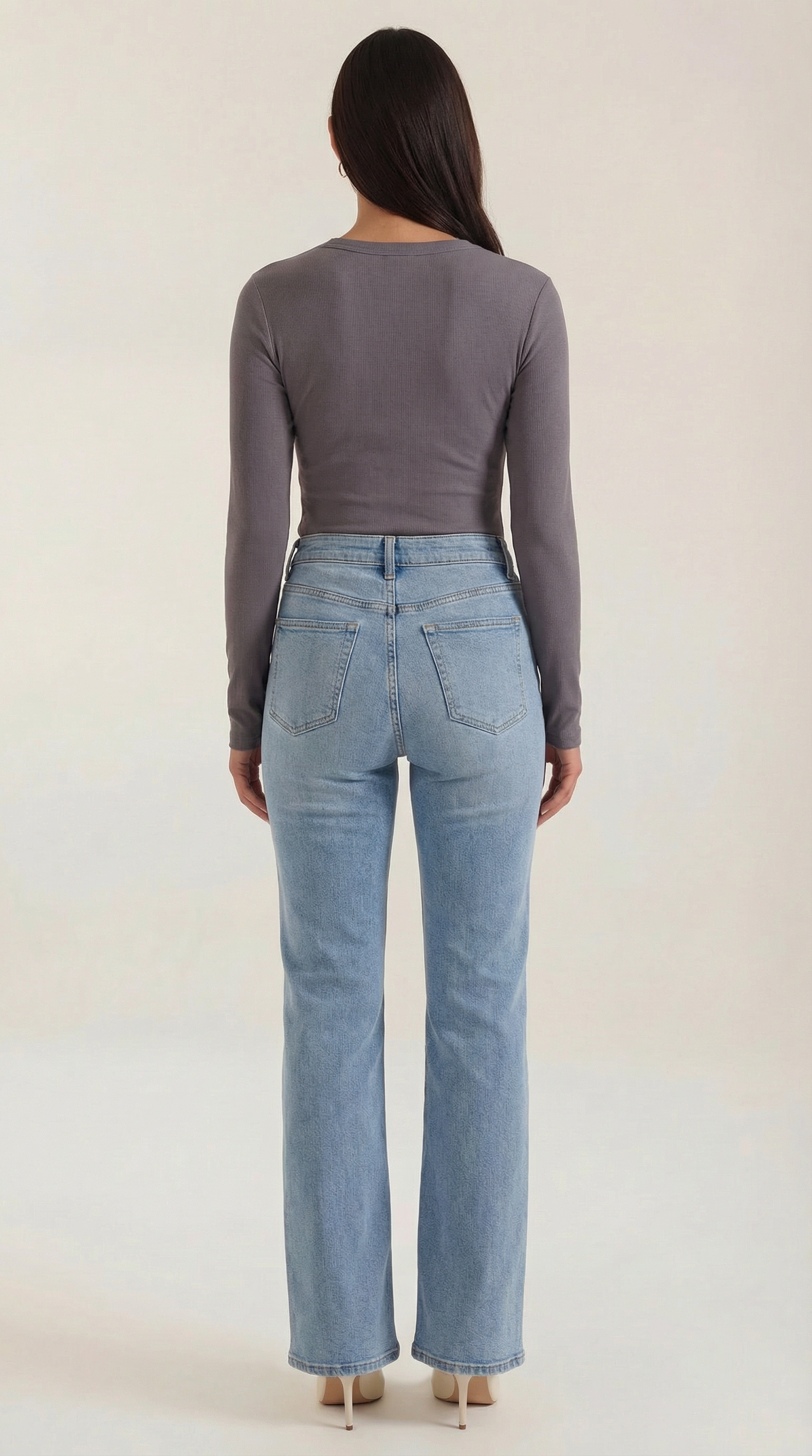 Women's Long Sleeve Ribbed T-Shirt with Round Neckline and Fitted Silhouette