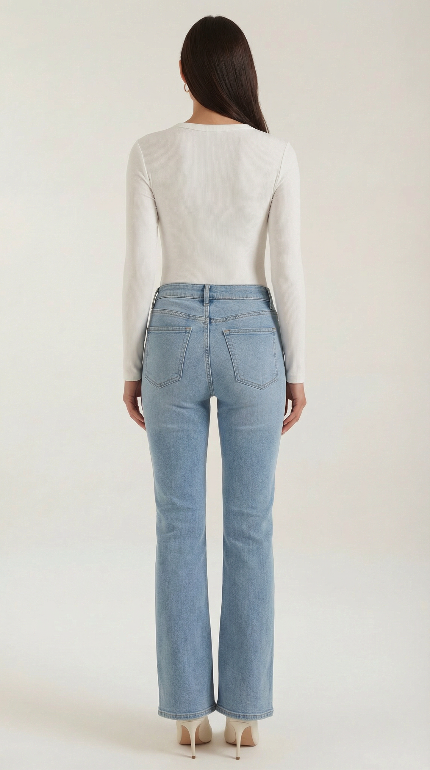 Women's Long Sleeve Ribbed T-Shirt with Round Neckline and Fitted Silhouette