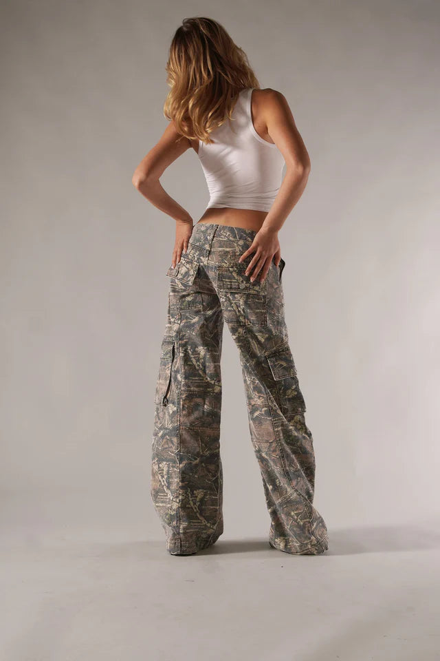 Women’s Relaxed-Fit Utility Cargo Pants