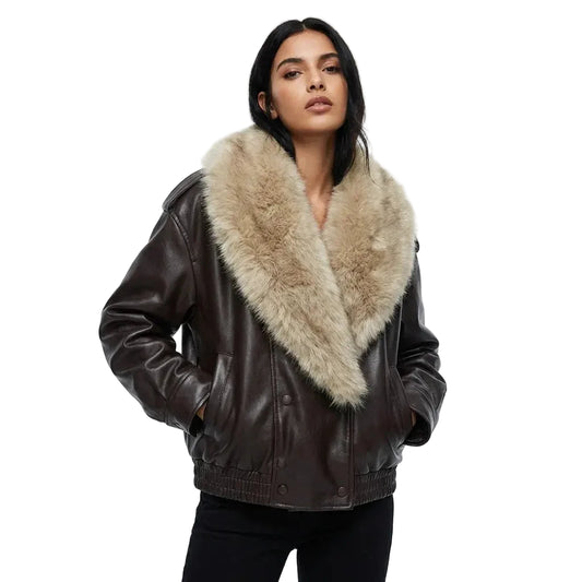 Women’s Jacket with Plush Collar and Button Closure