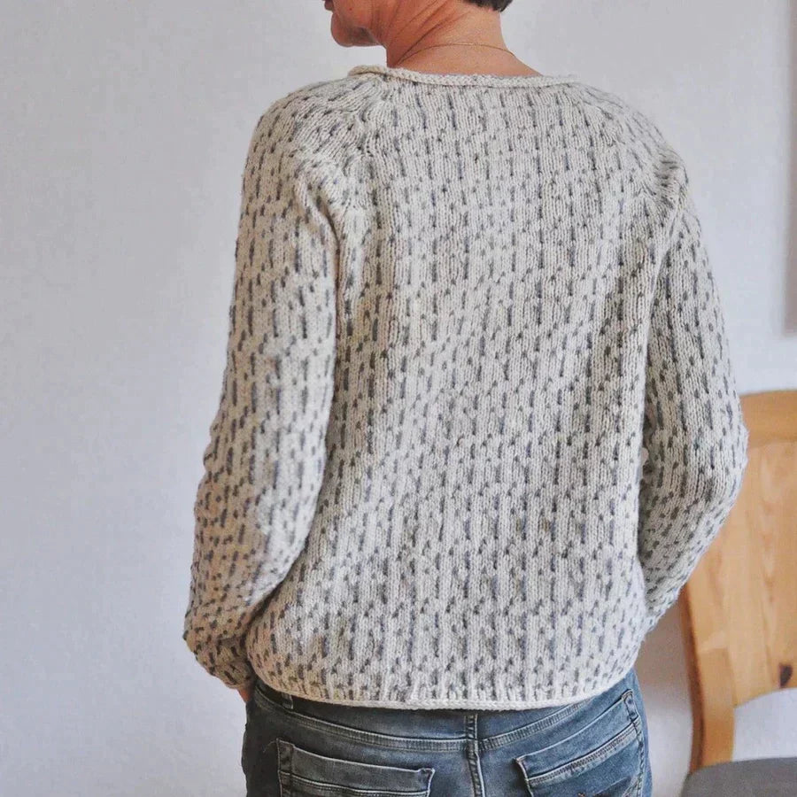Women’s Knit Sweater with Textured Pattern and Round Neck