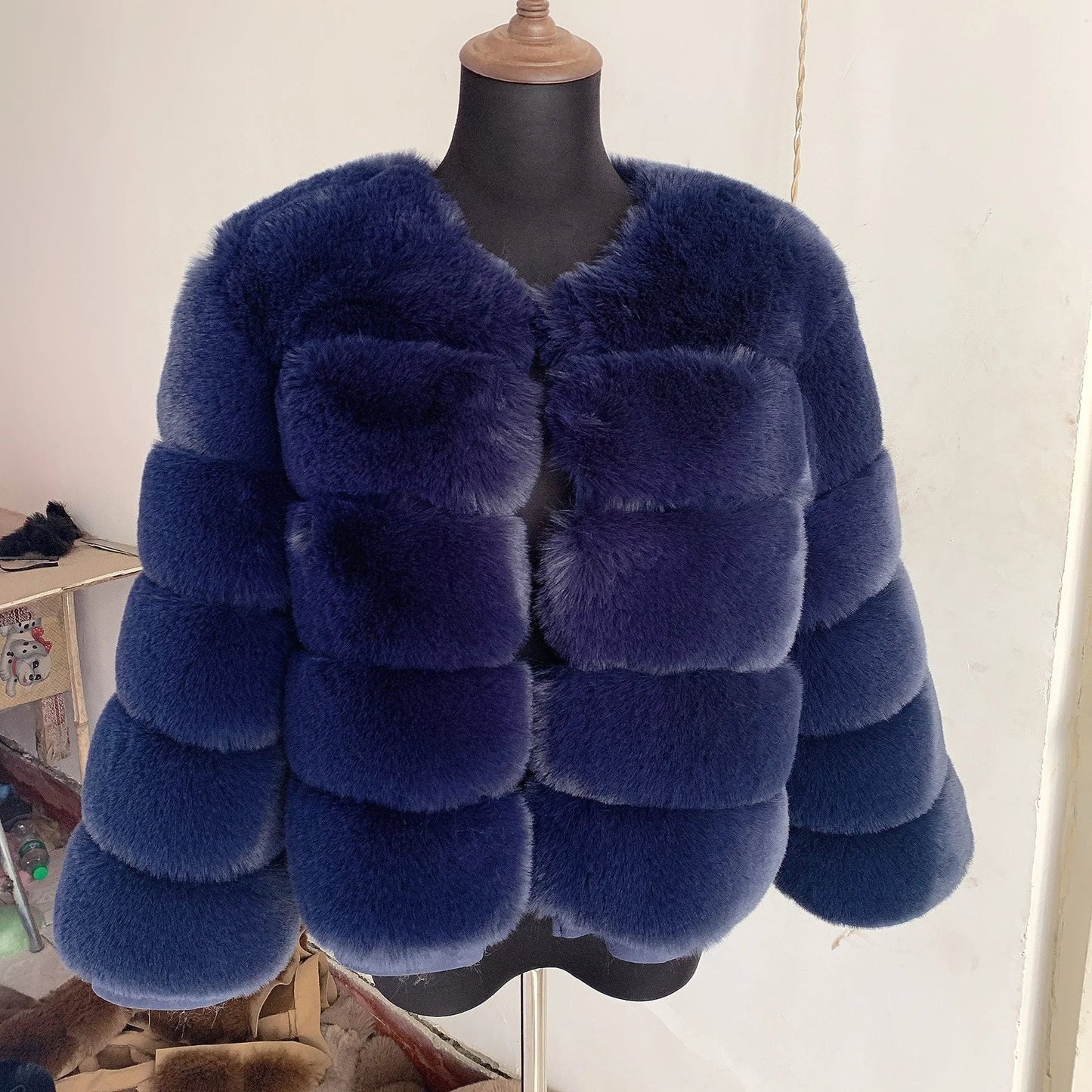 Women’s Luxury Faux Fur Cropped Jacket