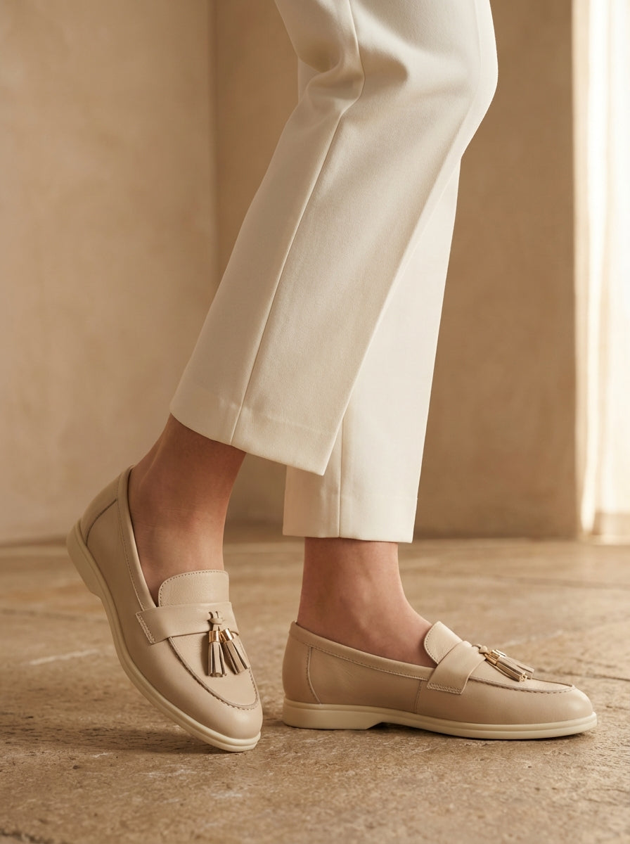 Women's Metallic Circle Decor Leather Loafers