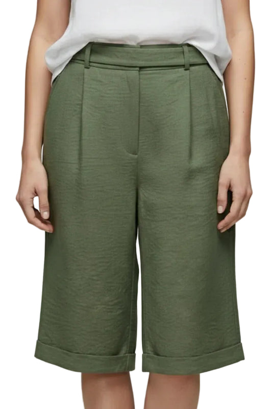 Women’s Tailored Knee Length Shorts